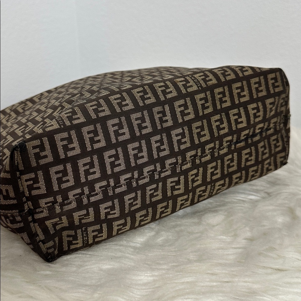 💯 Authentic Fendi Monogram Brown Tote Bag🍀 - Picture 9 of 16